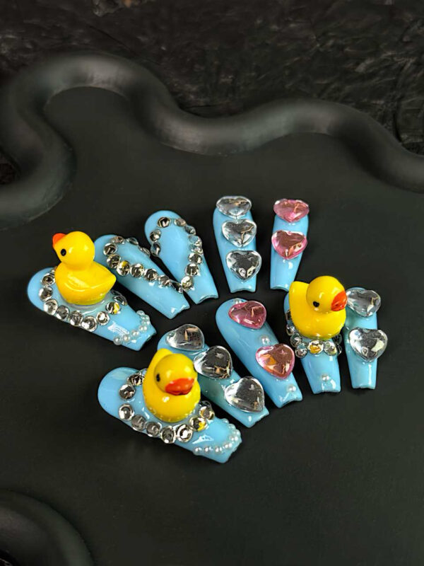 SWIMMING RUBBER DUCK